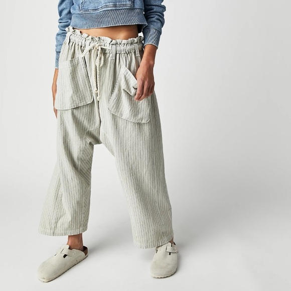 NEW Free People Sky Combo Runyon Oversized Stripe Harem Pants M - Picture 2 of 4